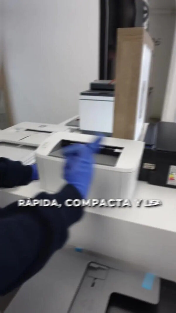 Impresora simple función monocromática HP LaserJet M111w con wifi